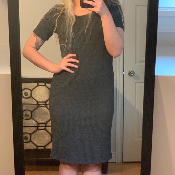 Ribbed Midi Dress - Picture 4 of 10